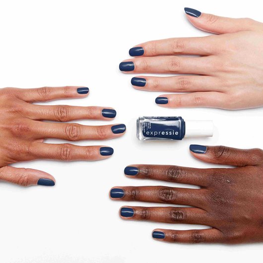 left on shred - deep navy blue quick dry nail polish - essie