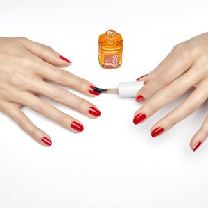 how to care for splitting, peeling or flaky nails