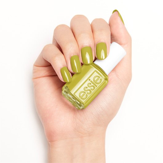 ESSIE-enamel-piece of work-Hand-1-530