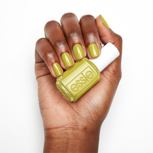 ESSIE-enamel-piece of work-Hand-3-530