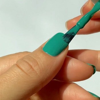 essie-gel-couture-step-by-step-routine-step2