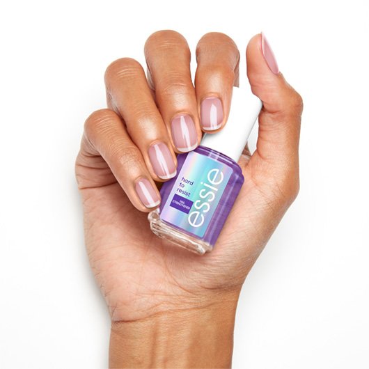 ESSIE-nailstrengthener-Hand-2-Purple-530
