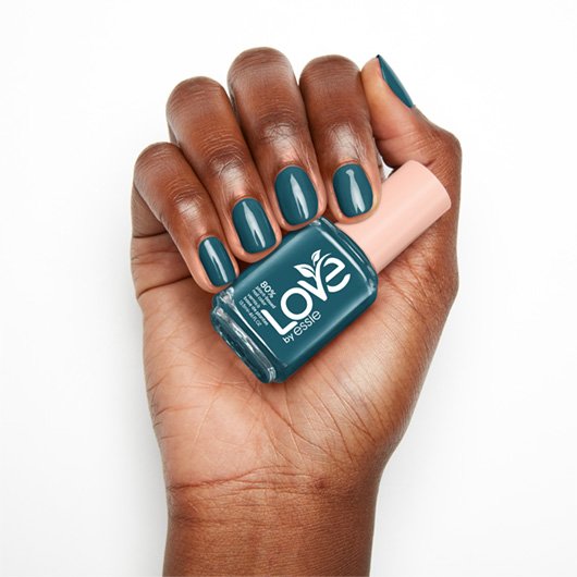 Essie nail polish doin my best