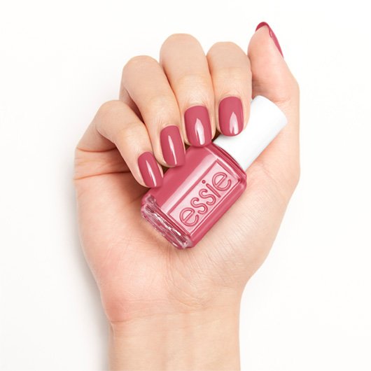 Essie-Core-carnival-daze-ice-cream-and-shout-Hand_1_530