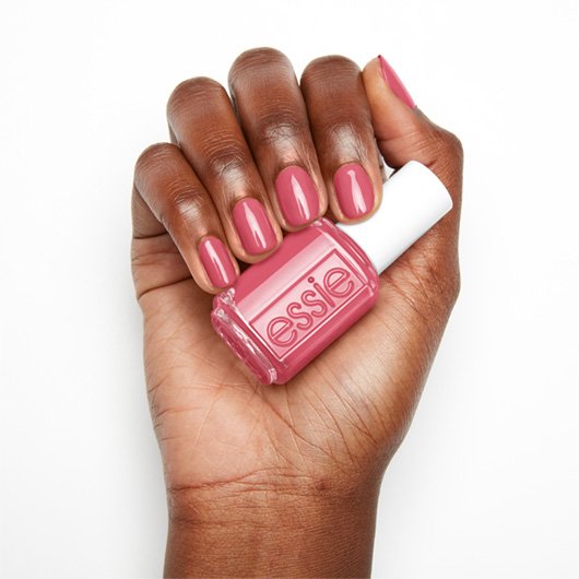 Essie-Core-carnival-daze-ice-cream-and-shout-Hand_3_530