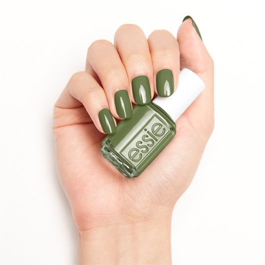 Essie-Core-carnival-daze-win-me-over-Hand_1_530